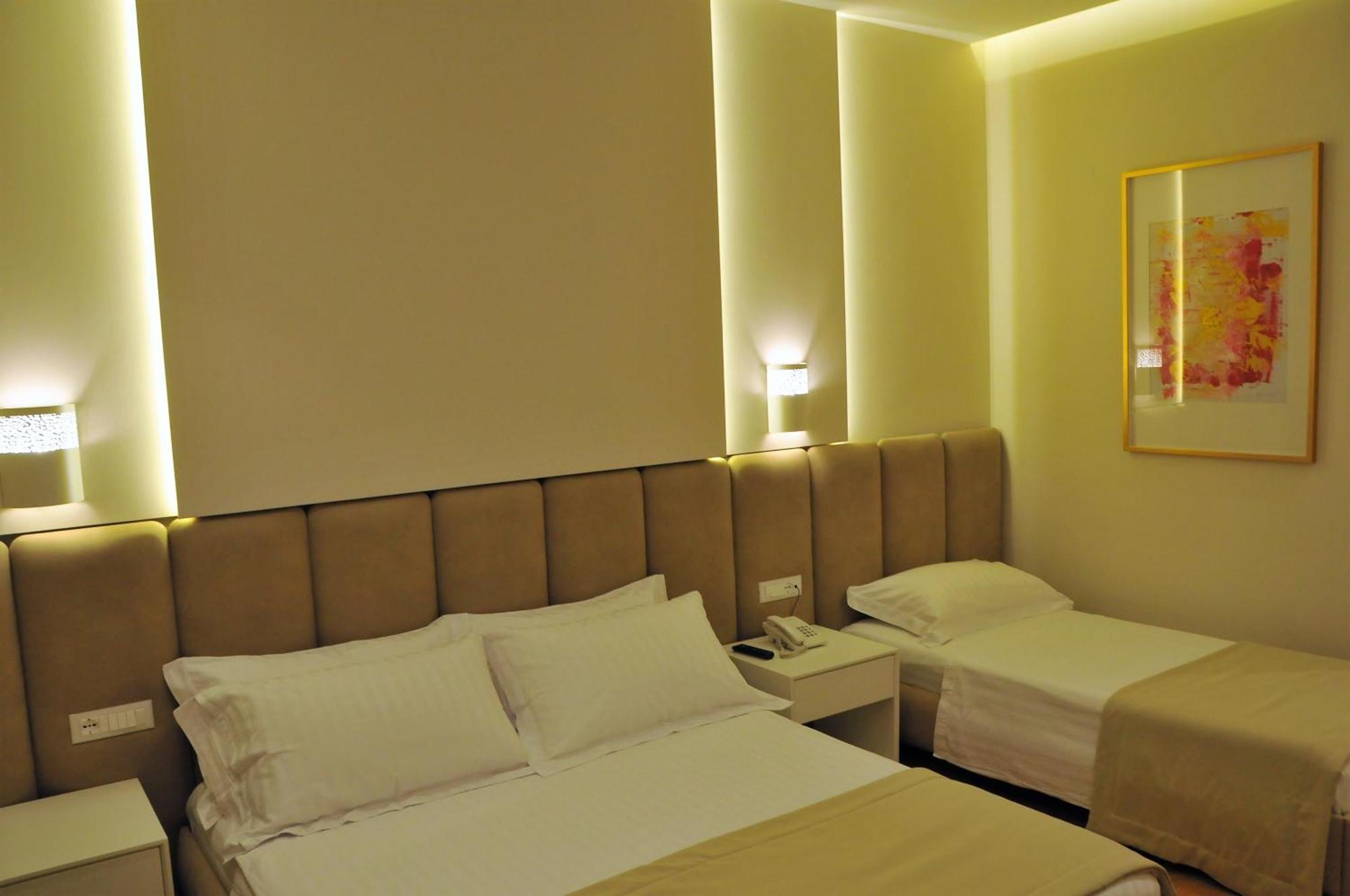 Paradise Beach Hotel Radhimë Habitación foto
