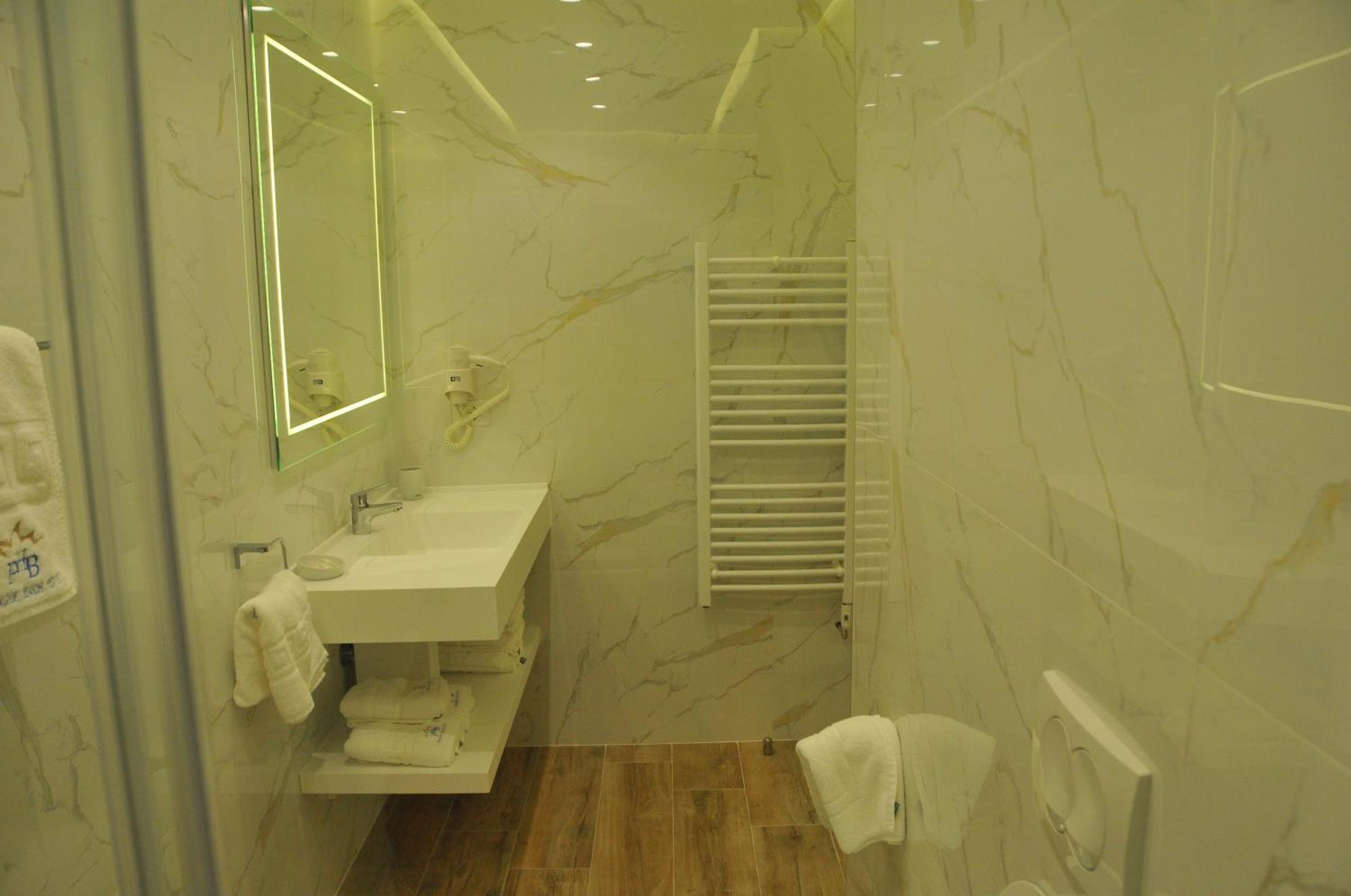 Paradise Beach Hotel Radhimë Habitación foto
