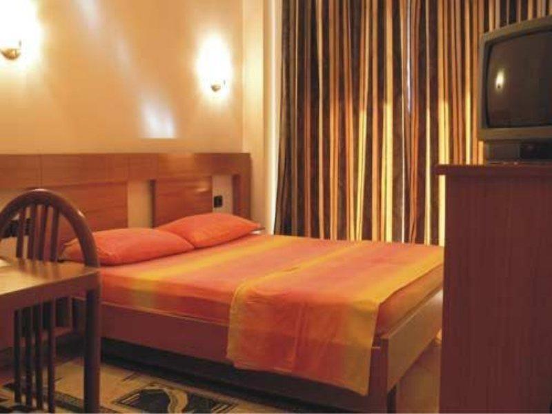 Paradise Beach Hotel Radhimë Habitación foto
