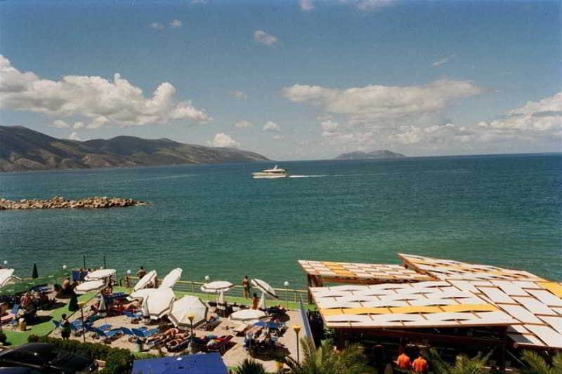 Paradise Beach Hotel Radhimë Facilidades foto